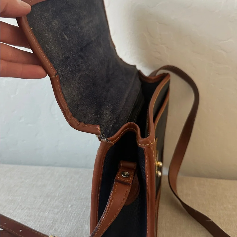 Dooney & Bourke Vintage Leather Shoulder Bag - Picture 6 of 13